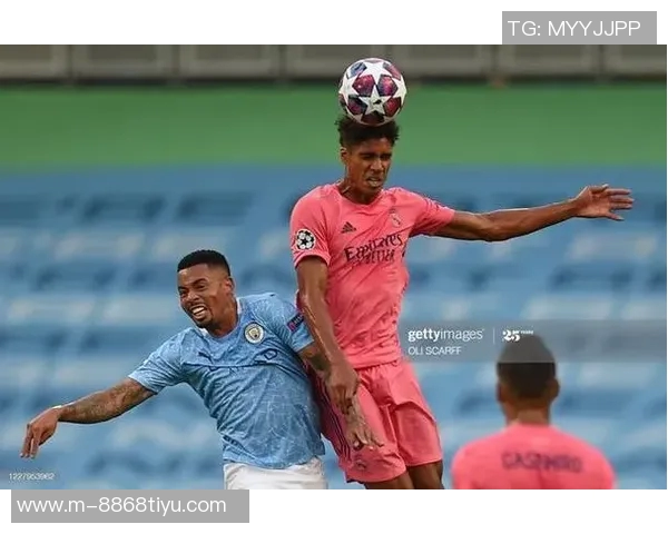 扎霍球迷向球场投掷毛绒玩具捐赠患病儿童荣获FIFA球迷奖